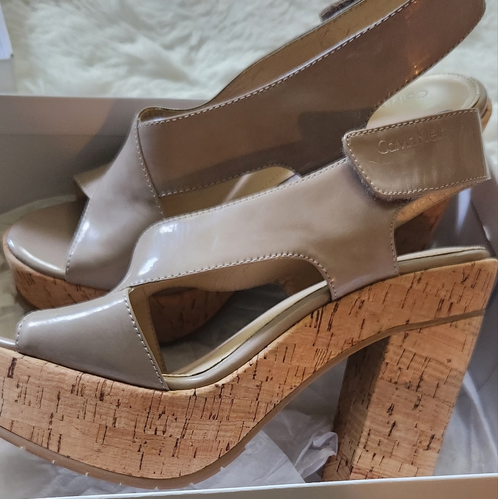 Patent heeled sandals